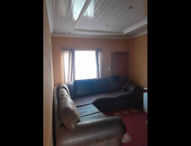 3 BEDROOM HOUSE FOR SALE IN TLHABANE WEST